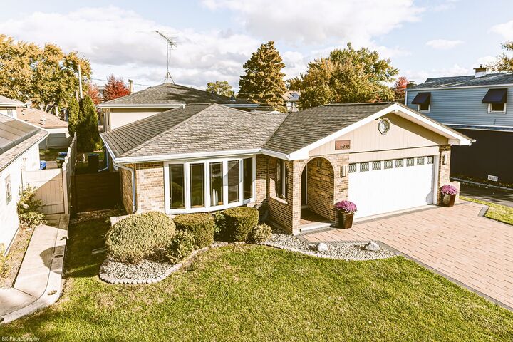 Property Photo:  5710 W 89th Place  IL 60453 