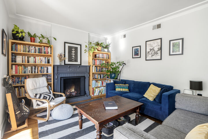 Property Photo:  846 W Gunnison Street 2W  IL 60640 