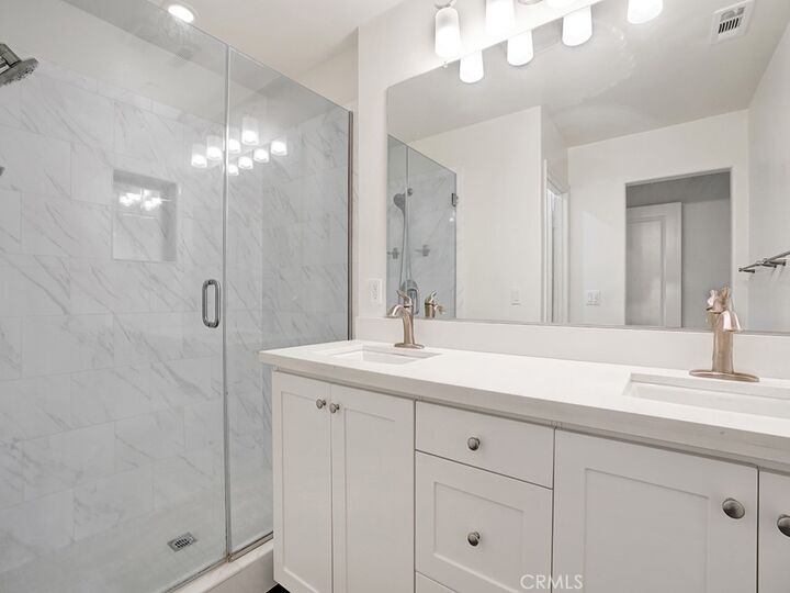 Property Photo:  15331 Jasmine Lane 105  CA 90249 