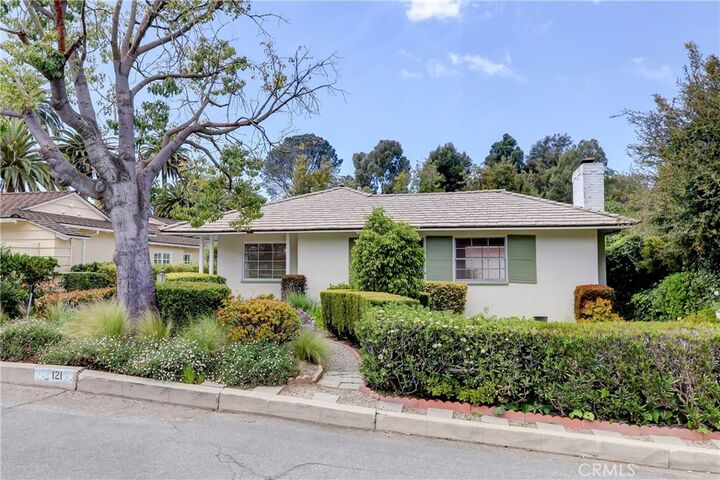 Property Photo:  121 Via Ardilla  CA 90274 