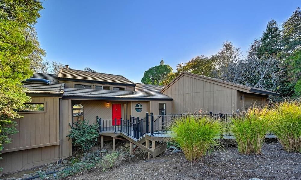 Property Photo: 3470 Reddick Court CA 95762