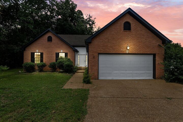 Property Photo:  308 Wareham Ct  TN 37013 