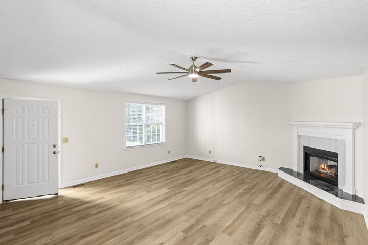 Property Photo: 184 Bradford Cir TN 37075