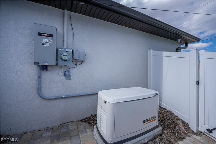 Property Photo:  402 NW 18th Terrace  FL 33993 