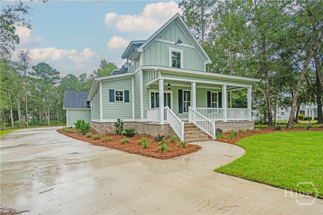 Property Photo:  1228 Park View Circle NE  GA 31331 