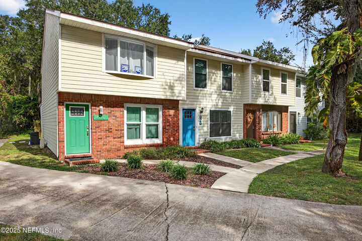 Property Photo:  628 Bowers Court  FL 32080