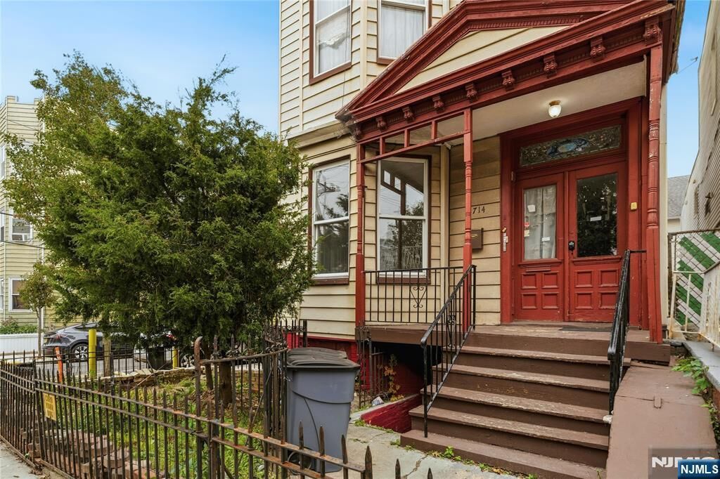 Property Photo:  1714 West Street 1  NJ 07087 