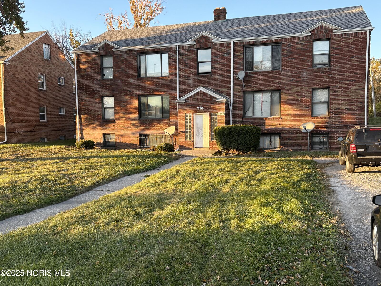 Property Photo:  1364 N Cove Boulevard  OH 43606 