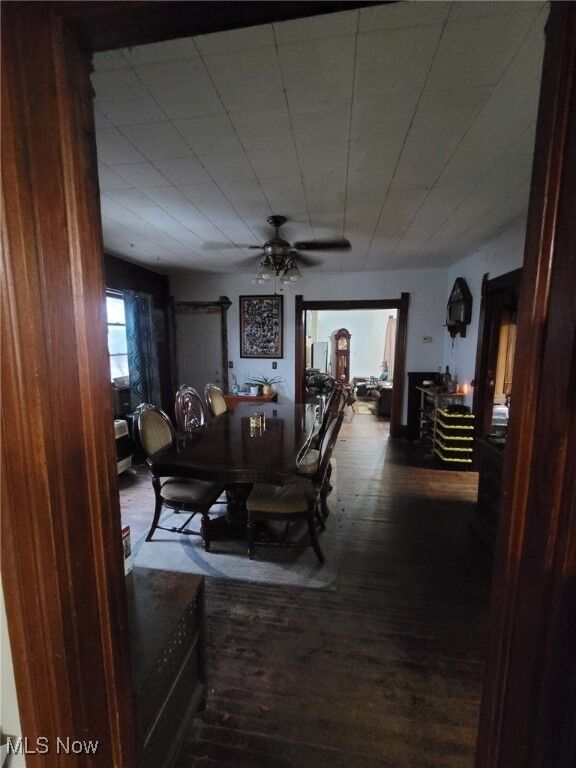 Property Photo:  868 Front Street SW  OH 44485 