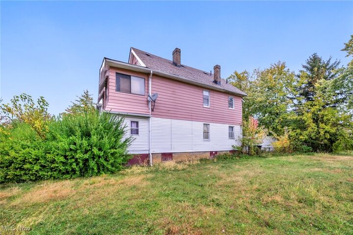 Property Photo:  949 Rudyard Road  OH 44110