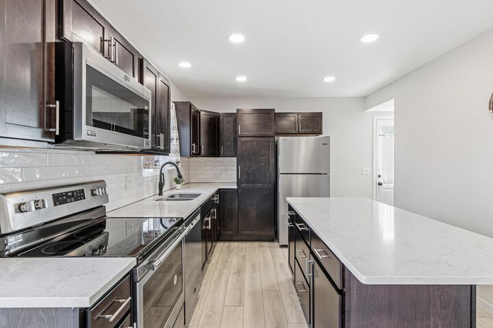 Property Photo: 405 Washington Street MN 55057