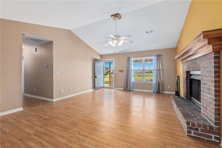 Property Photo: 593 Madison 7617 AR 72740