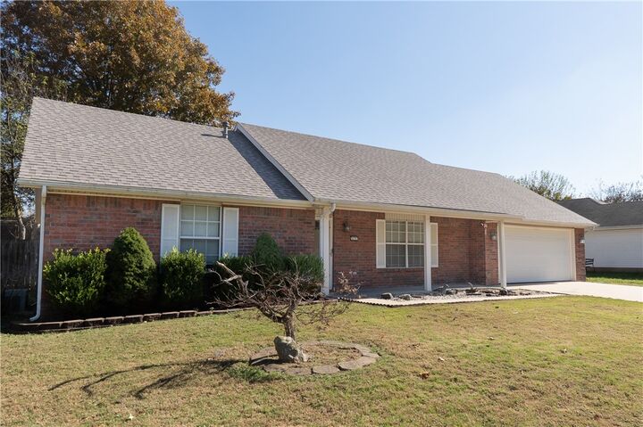 Property Photo: 615 Honeysuckle Street AR 72745