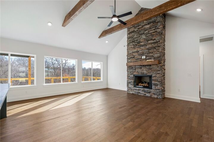 Property Photo: 13 Ulverston Drive AR 72714