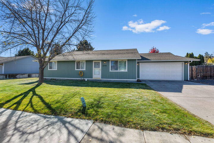 Property Photo: 3248 SW Salmon Avenue OR 97756