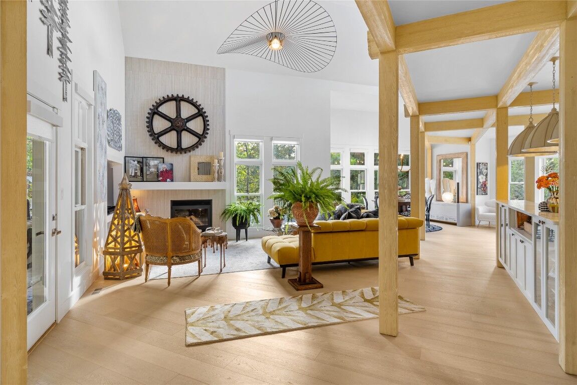 Property Photo: 2075 Lillooet Court BC V1V 1Y2