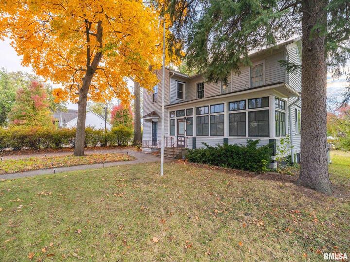 335 Buena Vista Avenue  Pekin IL 61554 photo