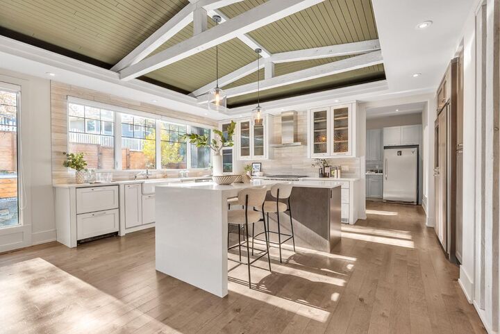 Property Photo: 625 Britannia Drive SW AB T2S 1J2