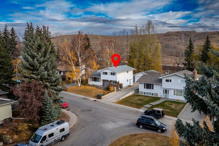 Photo de la propriété:  3375 Breton Close NW  AB T2L 1X3