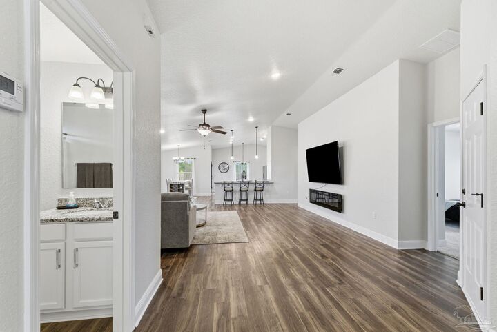 Property Photo:  6158 Redberry Dr  FL 32563 