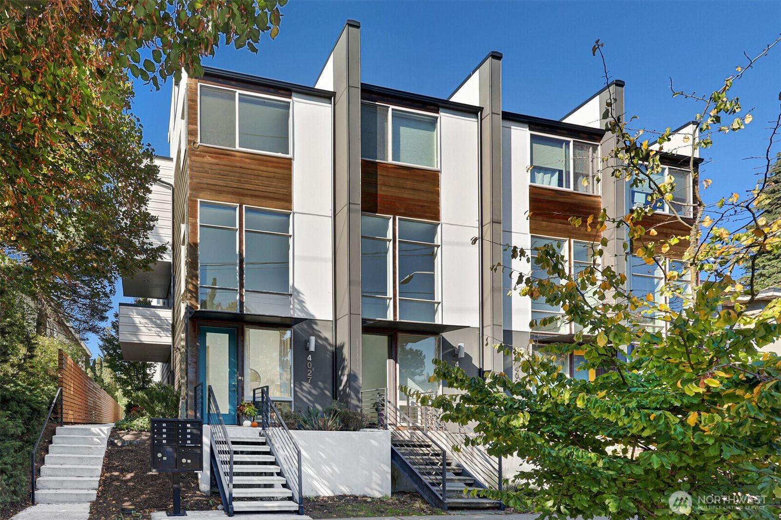Property Photo:  4027  California Avenue SW D  WA 98116