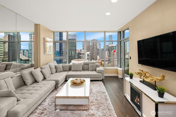 Property Photo: 588 Bell St 2405S WA 98121