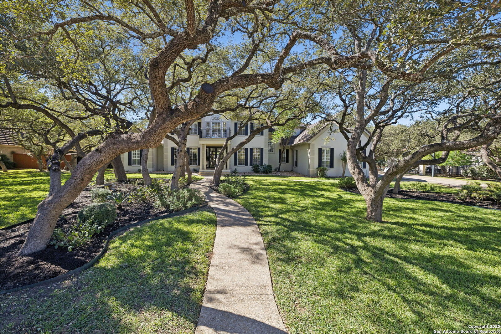 Property Photo: 512 Blackjack Oak TX 78230