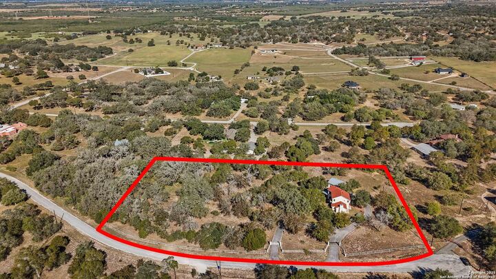 Property Photo:  217 Sky View  TX 78101 