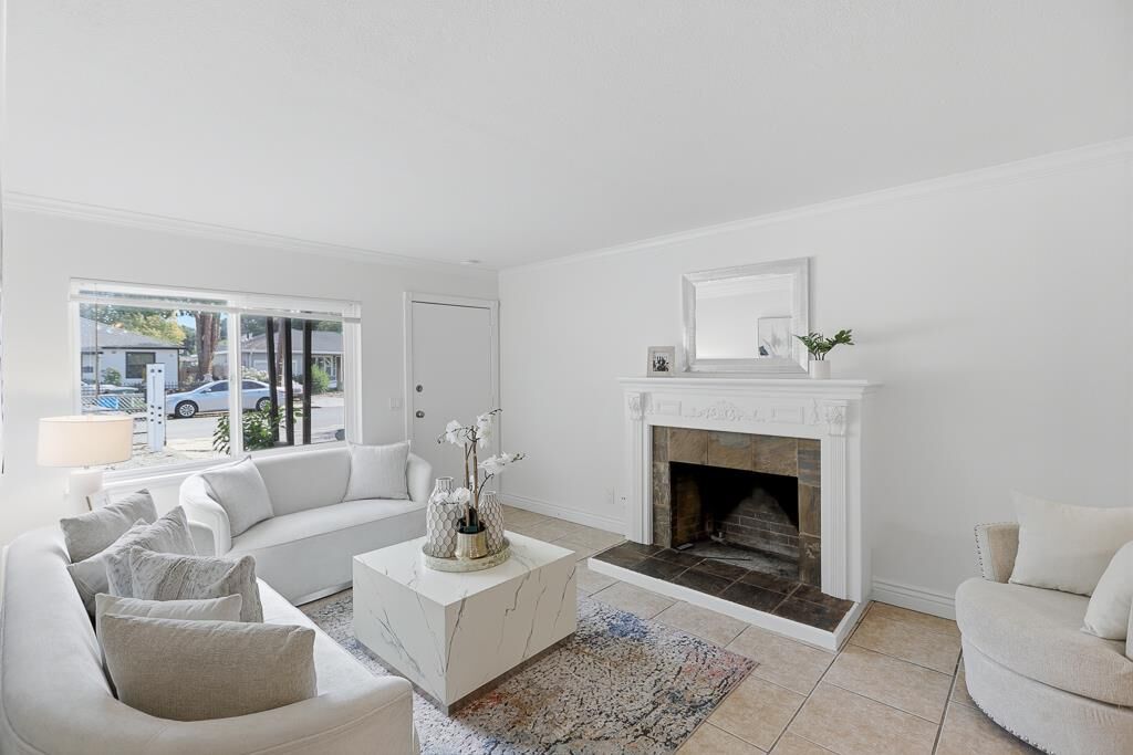 Property Photo:  1183 Saratoga Avenue  CA 94303 