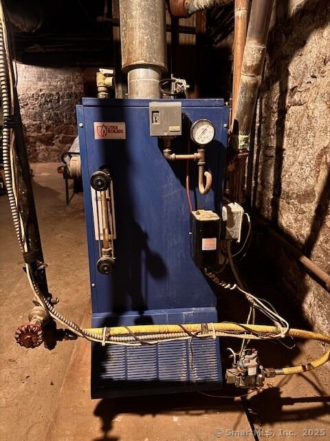 Property Photo:  41 Cassius Street  CT 06519