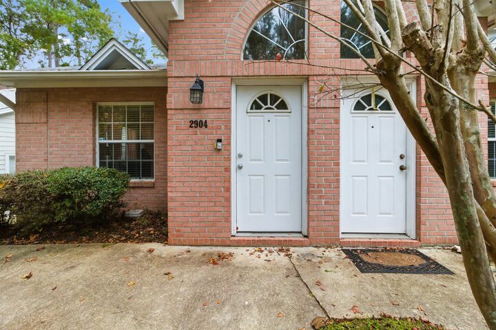 Property Photo: 2904 Cross Creek Court FL 32301