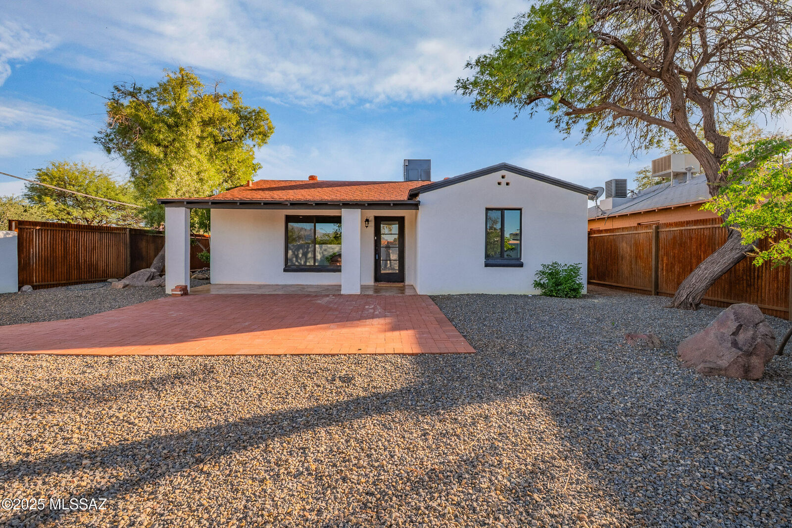 Property Photo: 1650 E 10th Street AZ 85719
