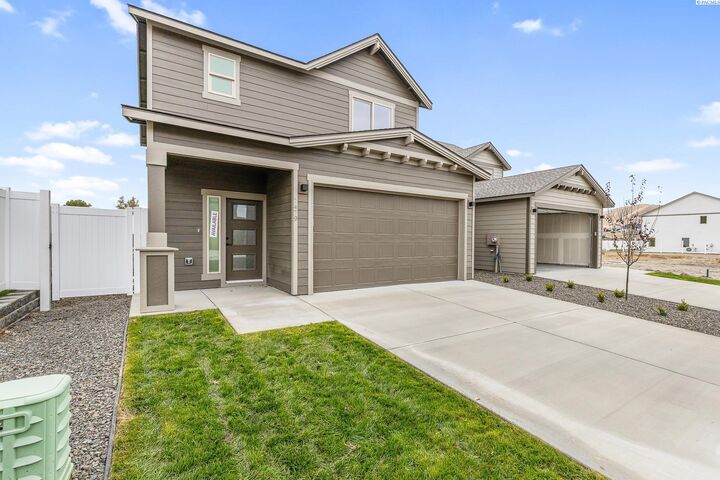 Property Photo:  7479 Grapevine Ct  WA 99353 