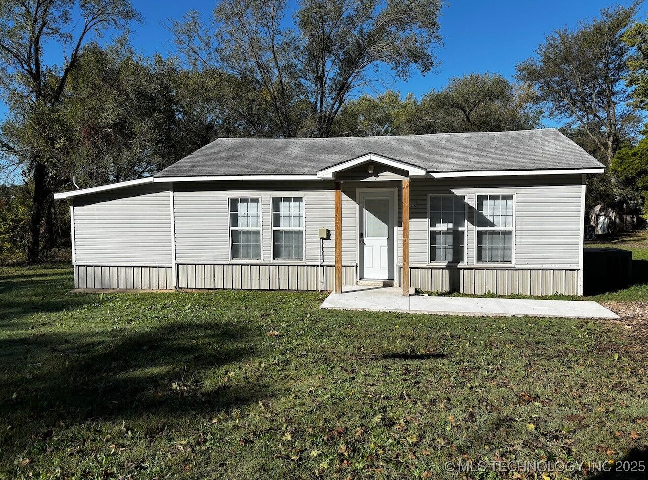 Property Photo: 516 S Cherokee Street OK 74960