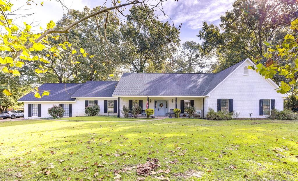 Property Photo: 4304 Windsor Point MS 39180