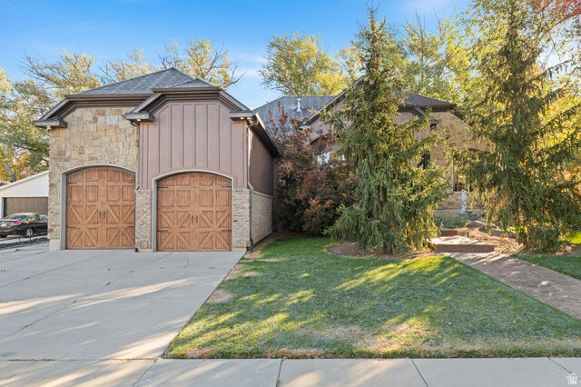 Property Photo: 10637 S Crescent Bend Dr UT 84070