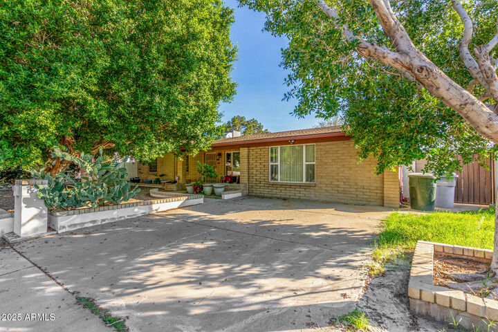 Property Photo:  3809 W Rue De Lamour Avenue  AZ 85029 