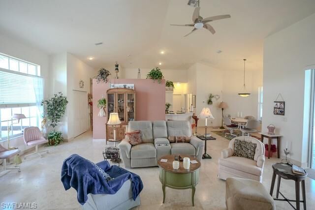 Property Photo:  2214 SE 19th Pl  FL 33990 