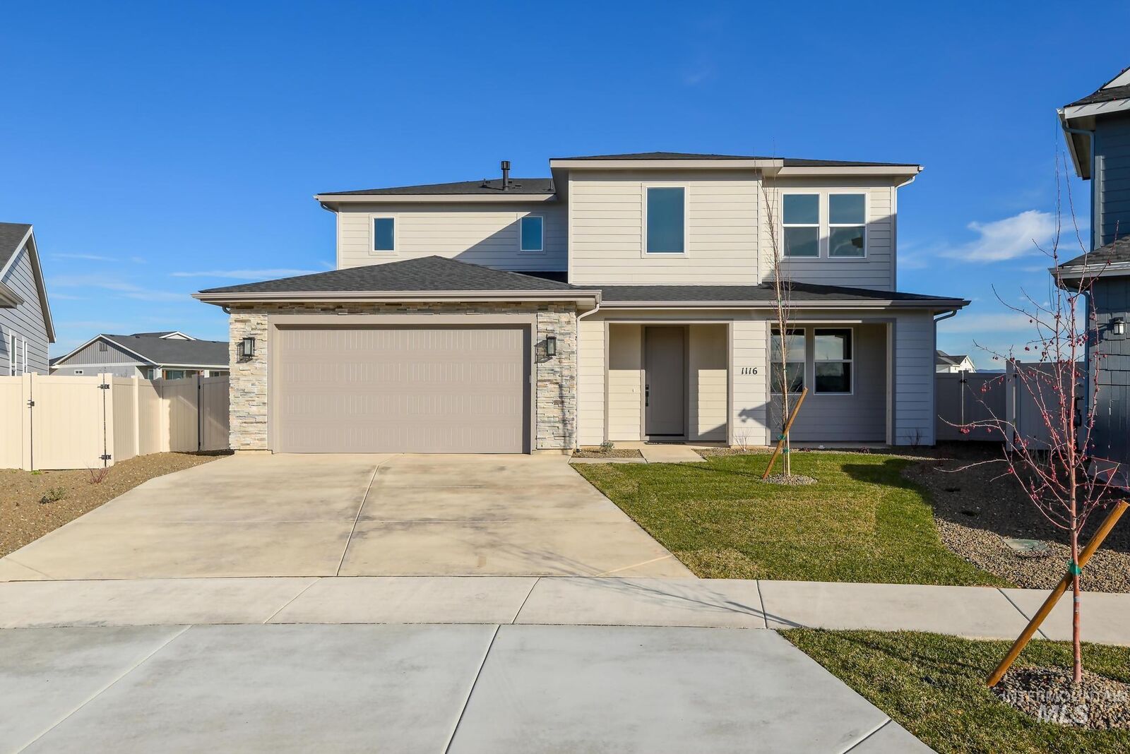 Property Photo:  1116 N Kenora Ave  ID 83669 