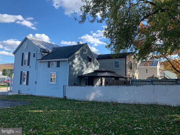 Property Photo:  419 Chestnut  PA 17065 
