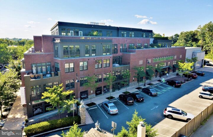 Property Photo: 1 W Hartwell Lane 3C PA 19118