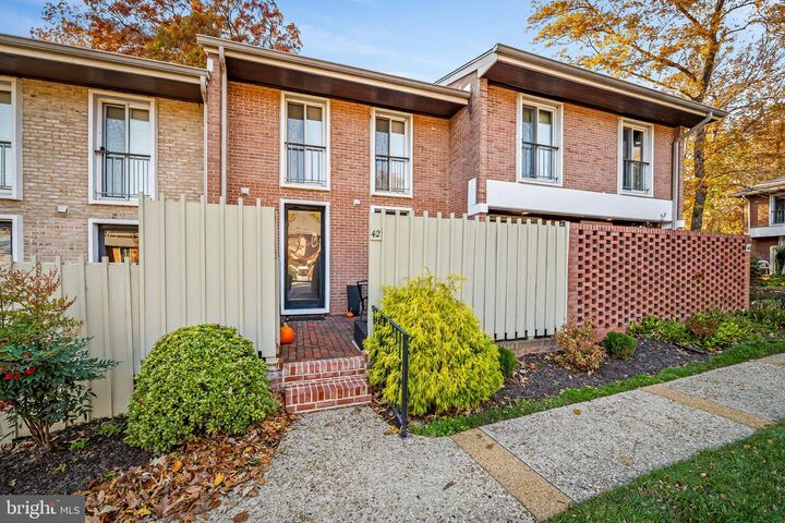 Property Photo: 42 Bouton Green Court MD 21210