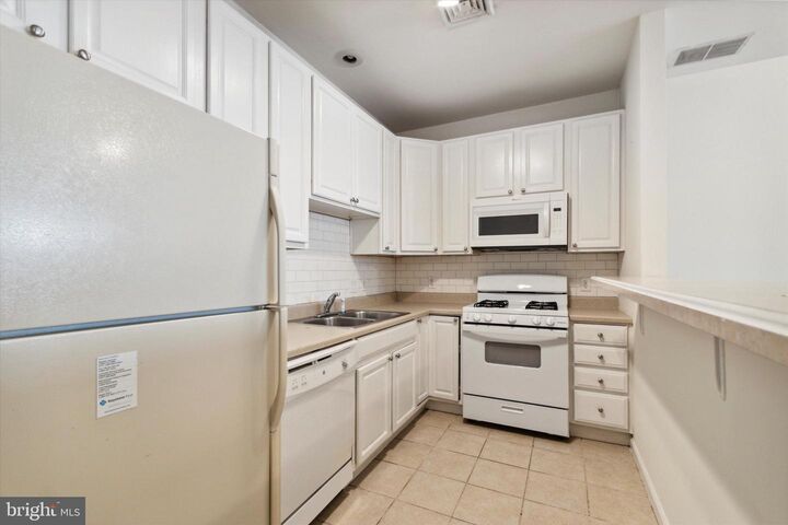 Property Photo: 1710 Fontain Street PA 19121