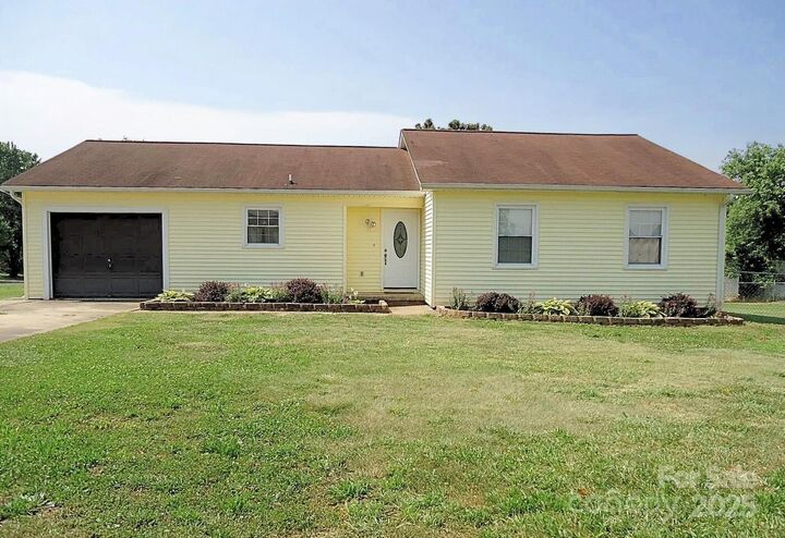 3520 20th Avenue NE  Hickory NC 28601 photo