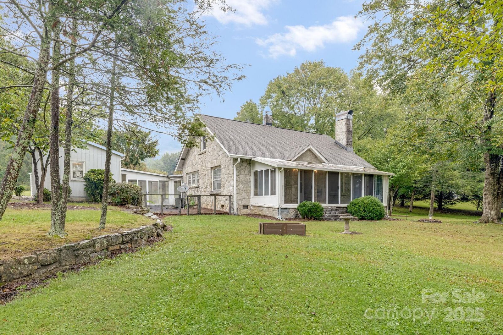 Property Photo:  1819 Windsor Drive  NC 28791 