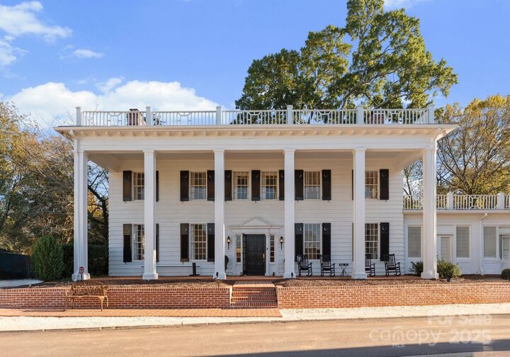 Property Photo: 4016 Nettie Court NC 28211