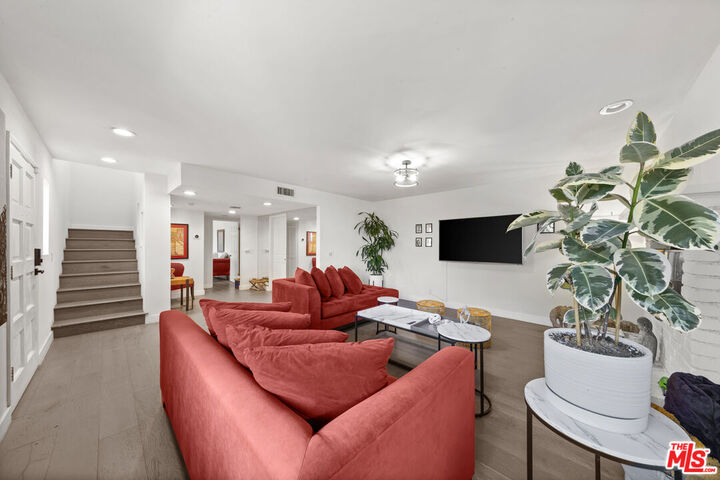 Property Photo:  14550 Round Valley Dr  CA 91403 