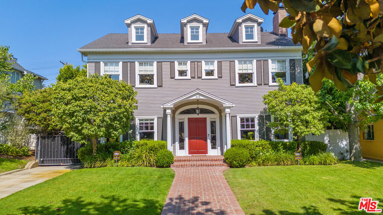 Property Photo:  236 S Irving Blvd  CA 90004