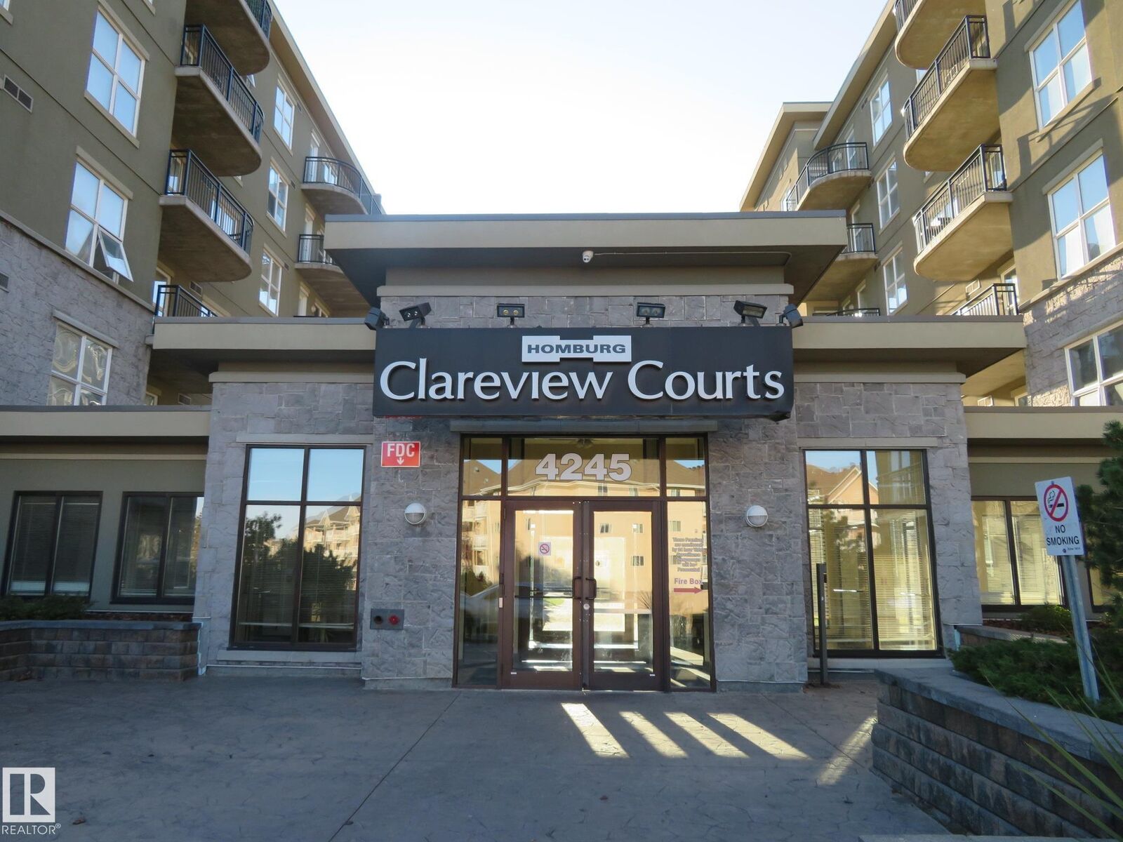 Photo de la propriété:  4245 139 Avenue NW 2-417  AB T5Y 3E8 