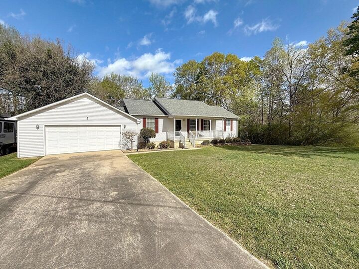 Property Photo: 1319 Jacobs Avenue AL 35740